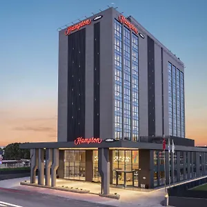 Hotel Hampton By Hilton Airport ****